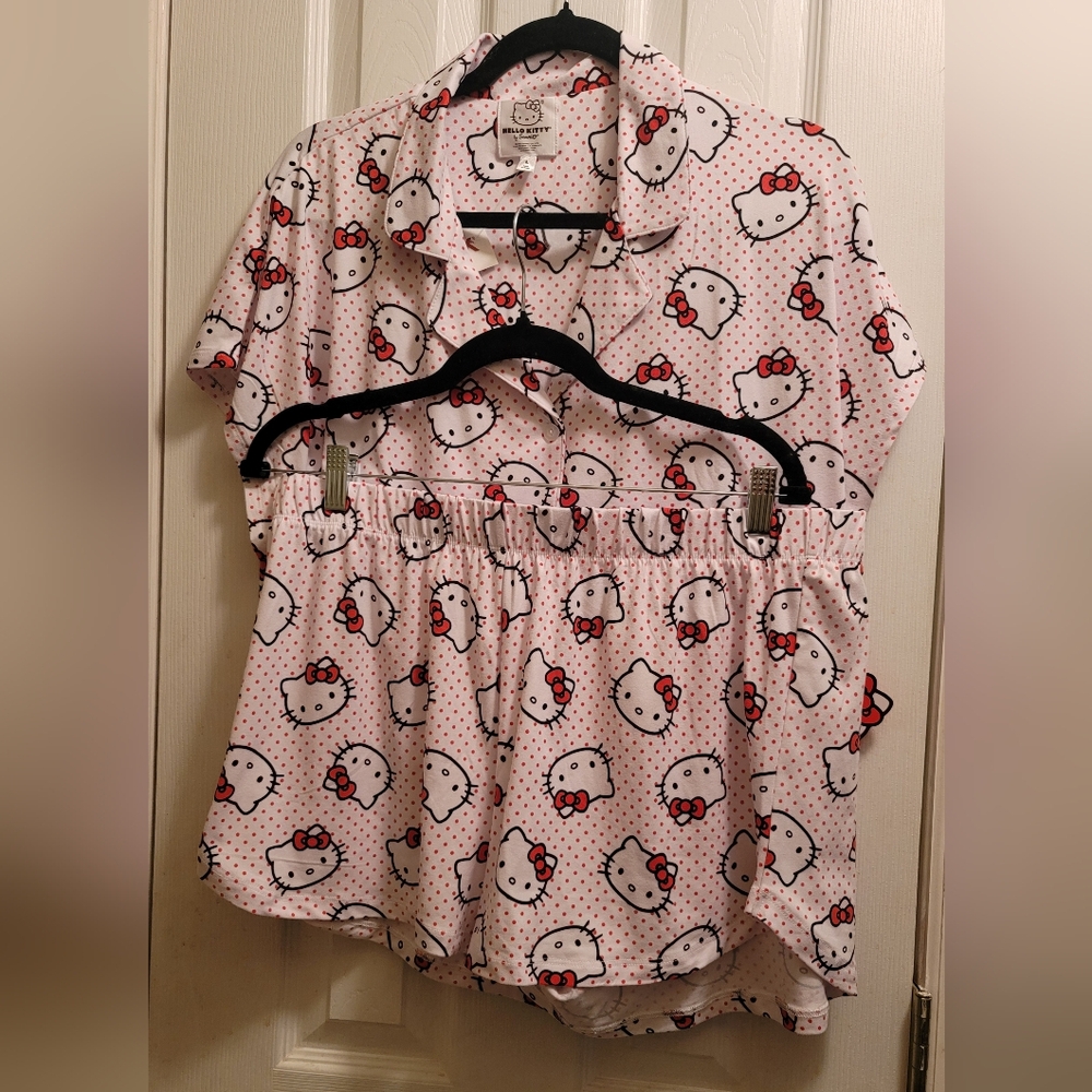 Hello Kitty Pajama Set Pink Shorts Button Front Top Large Retail $58 New